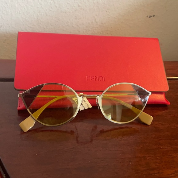 Fendi Accessories - Fendi Sunglasses